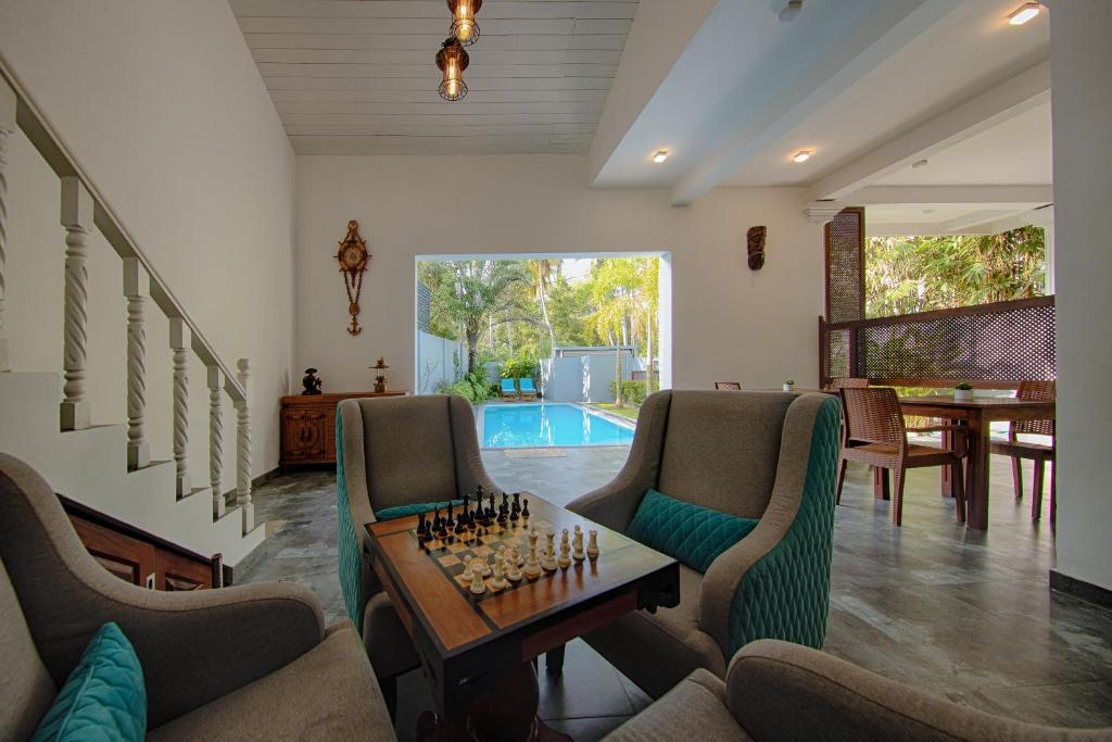 Deltora Villa Pool