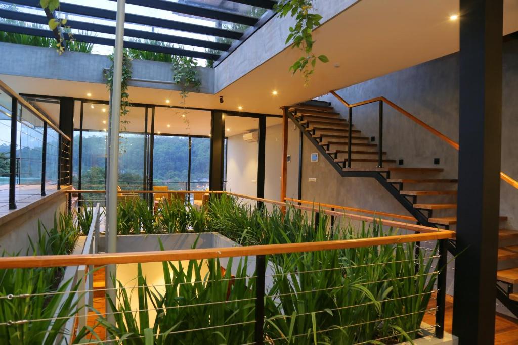 Lakewood Residence Dining