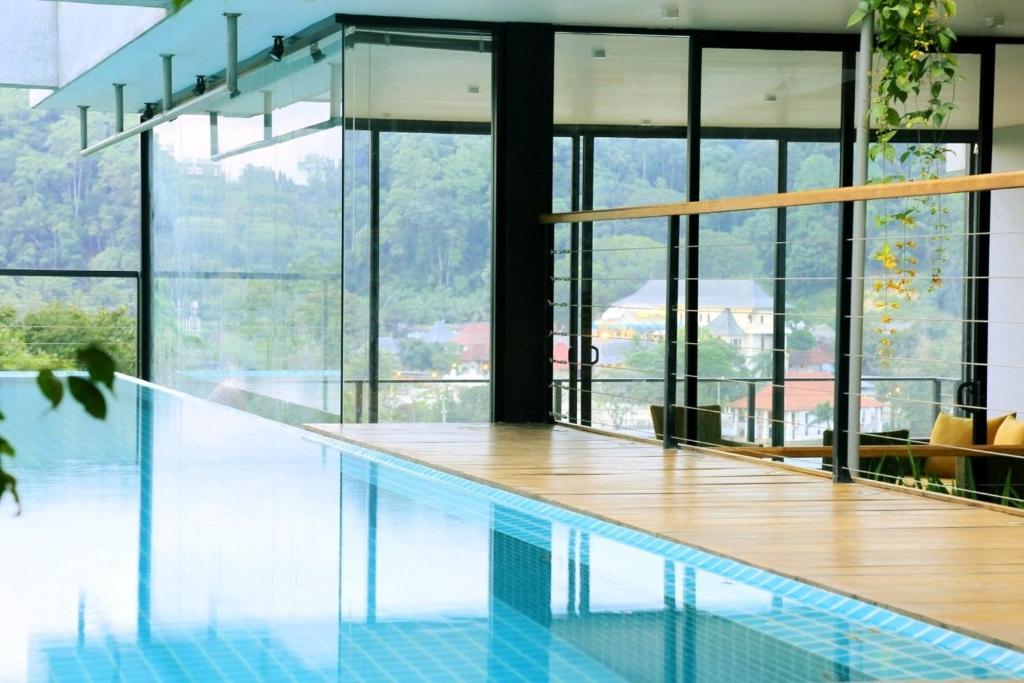 Lakewood Residence Pool