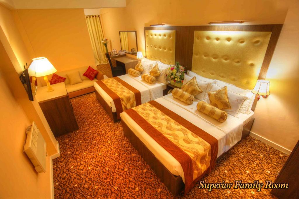 The Queensburry City Hotel